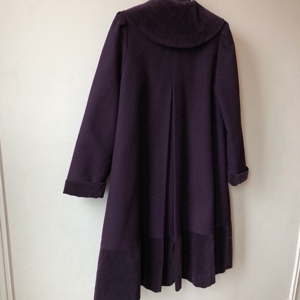 💜 Rothschild Plum Wool and Velvet Insulated Coat - Picture 4 of 7
